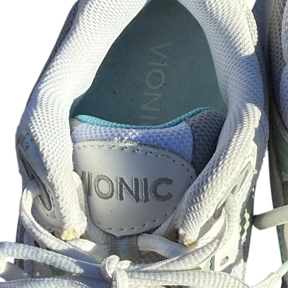 Vionic Women's Walker Casual Walking Sneakers White with‎ Light Blue Sz 7.5